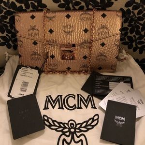 MCM Patricia Visetos Two-Fold Wallet-on-Chain